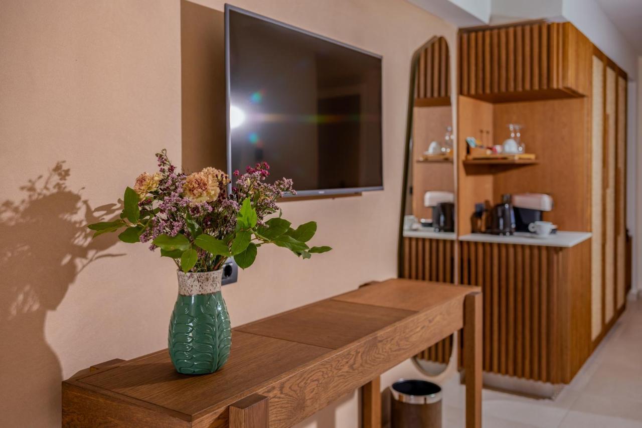 Minos Ambassador Suites & Spa - Adults Only Ретимно Екстериор снимка